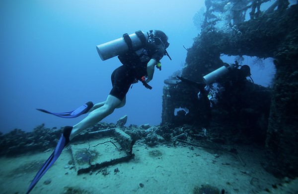 Wreck Diving in Lake Michigan jpg-600x390